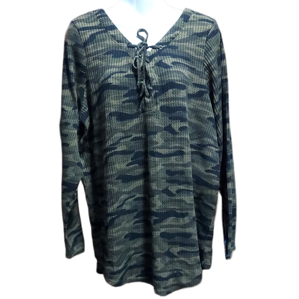 Torrid Women's Lace-up Camouflage Sweater Size 2